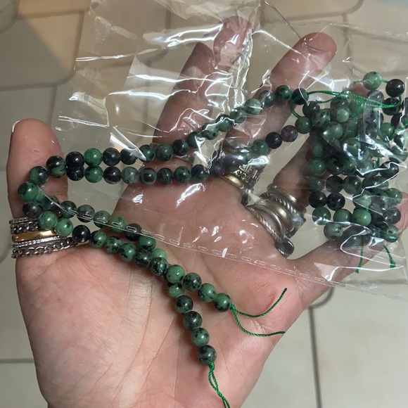 Celtic knot triquetra amazonite bead bracelet - Picture 8 of 8